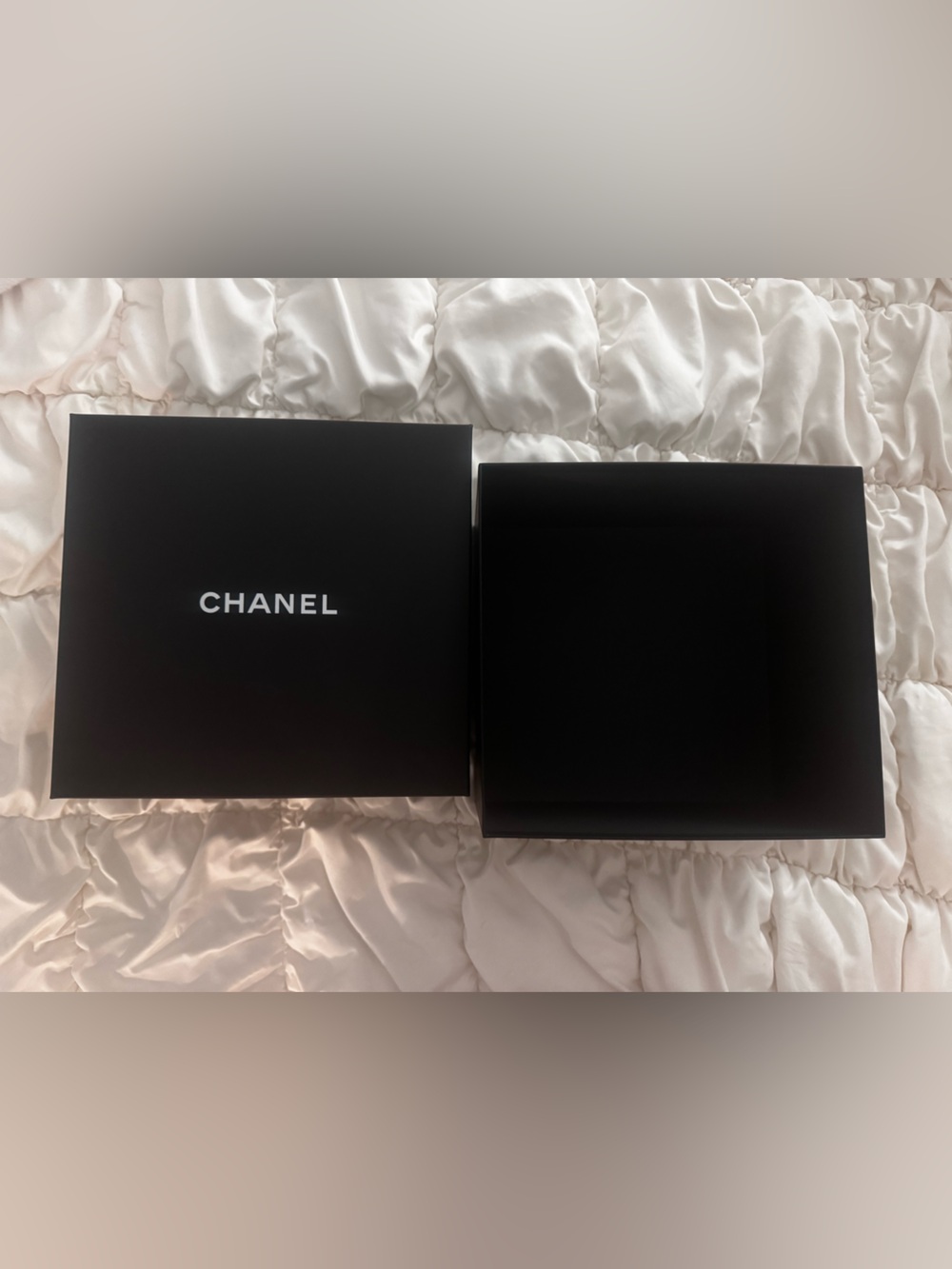 Chanel Box - Picture 3 of 3